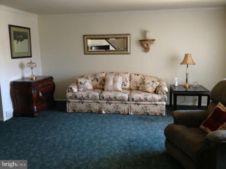 12105 Covert Road Philadelphia, PA 19154 - Photo 3 of 16 Gallery Image 3