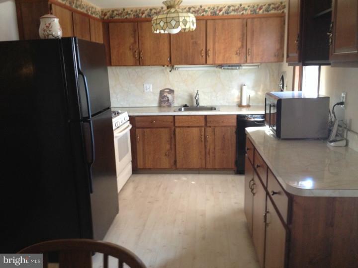 12105 Covert Road Philadelphia, PA 19154 - Photo 7 of 16 Gallery Image 7