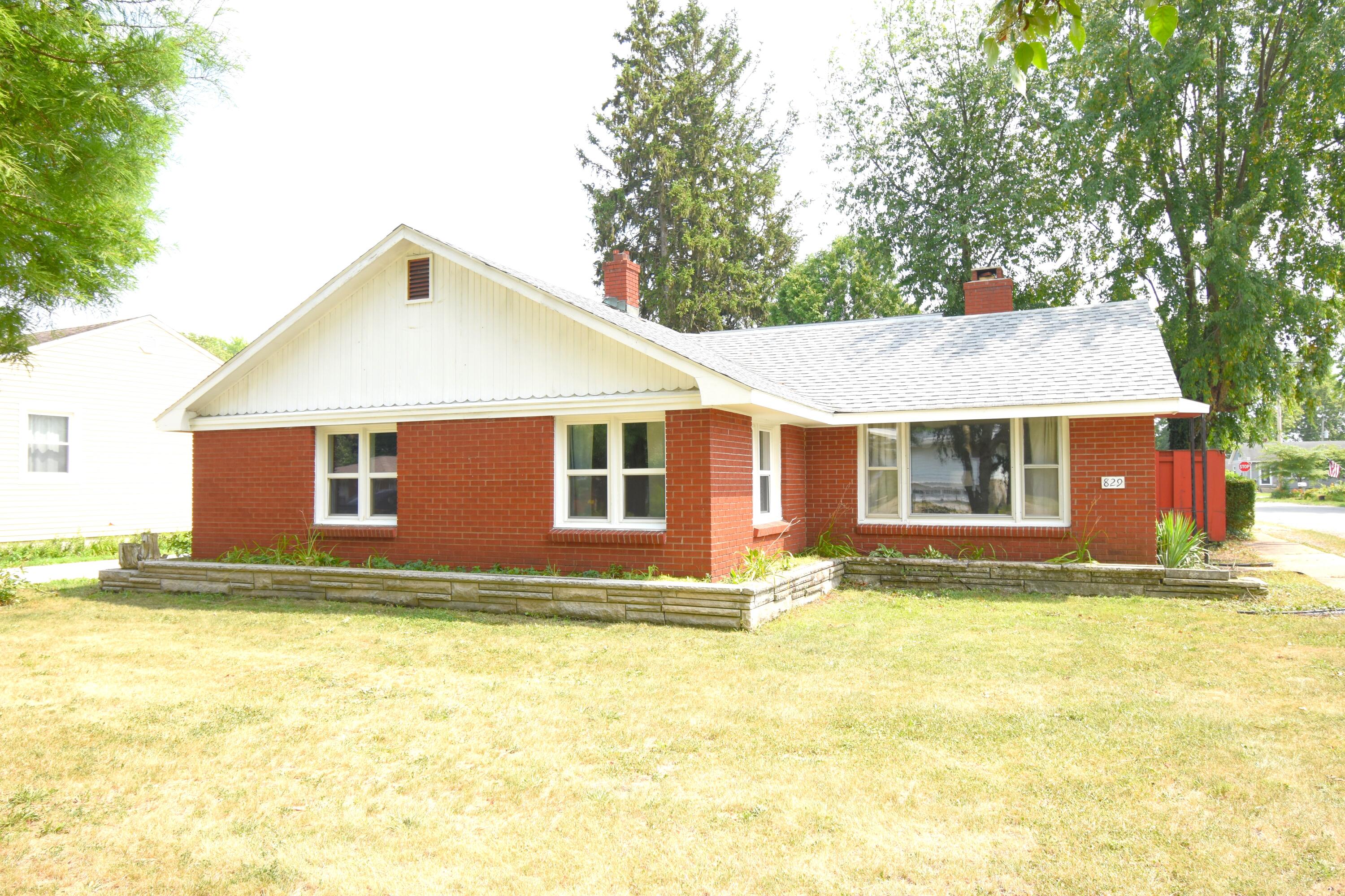 829 West Washington Street Rensselaer, IN 47978 - Photo 1 of 37 3000x2000
