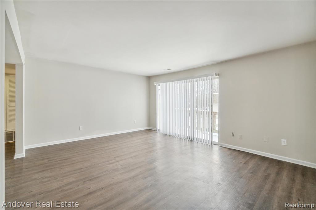 330 South Drake Road, Unit M08 Kalamazoo, MI 49009 - Photo 29 of 64