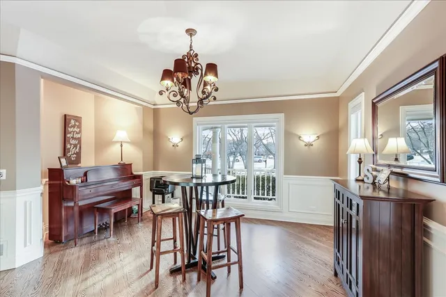 $1,249,000 | 27022 West Coventry Court, Lake Barrington, IL 60010