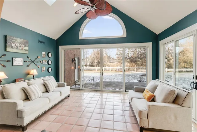 $1,249,000 | 27022 West Coventry Court, Lake Barrington, IL 60010