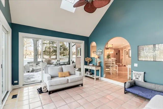 $1,249,000 | 27022 West Coventry Court, Lake Barrington, IL 60010