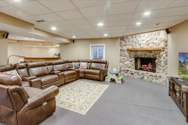 $1,249,000 | 27022 West Coventry Court, Lake Barrington, IL 60010