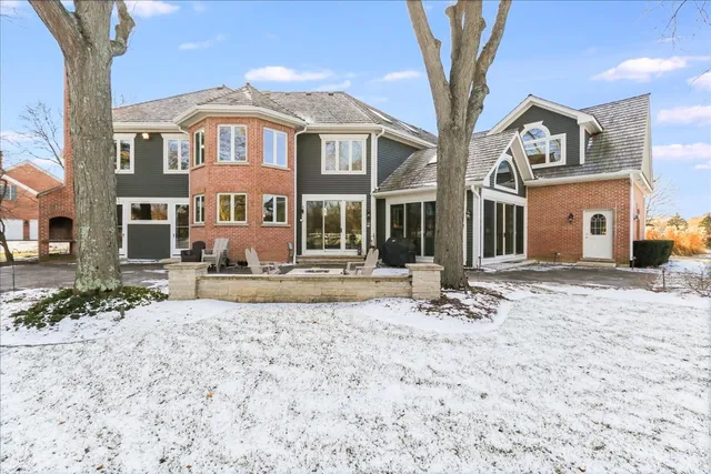 $1,249,000 | 27022 West Coventry Court, Lake Barrington, IL 60010