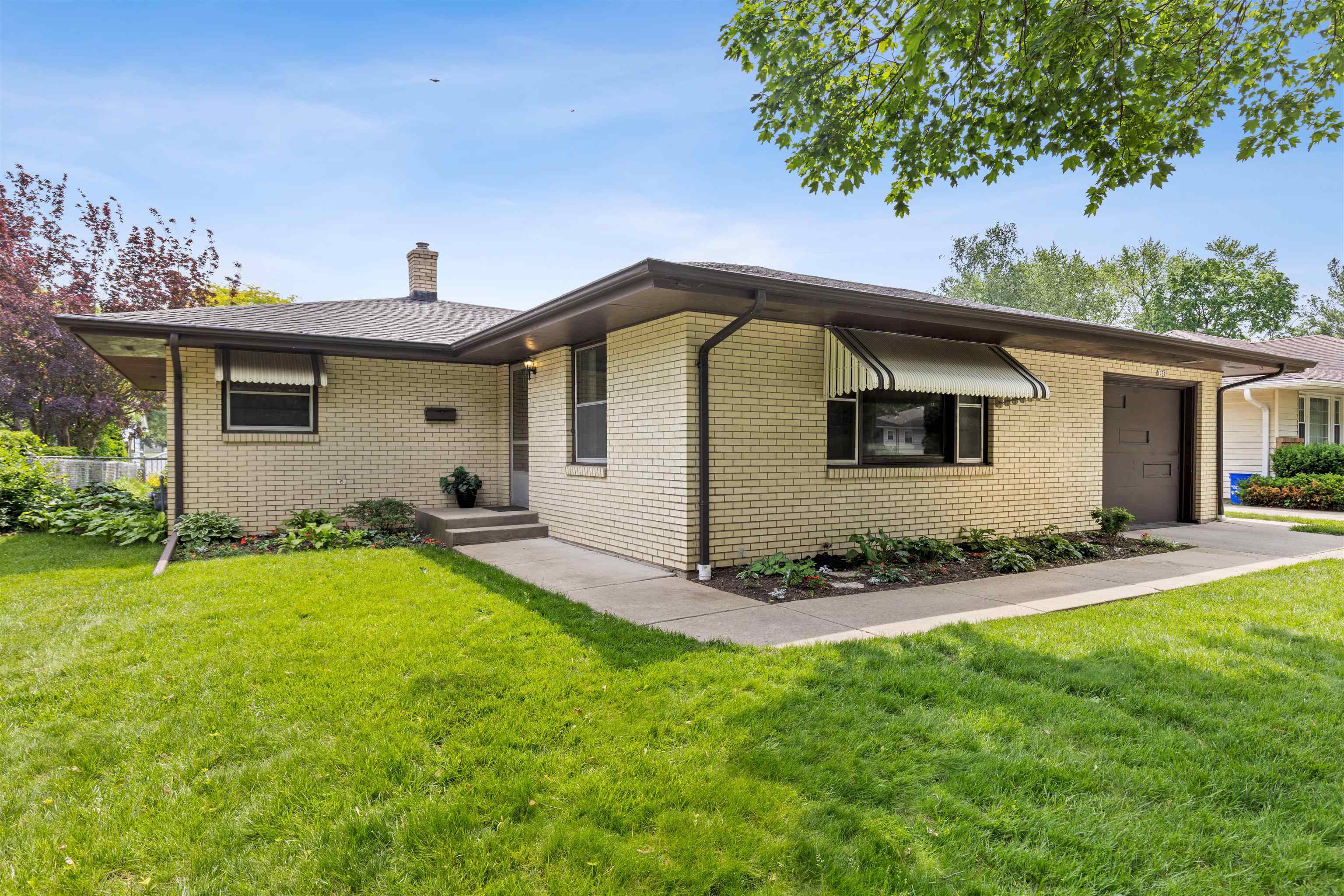1031 Brookfield Road Rockford, IL 61107 - Photo 1 of 15 Gallery Image 1