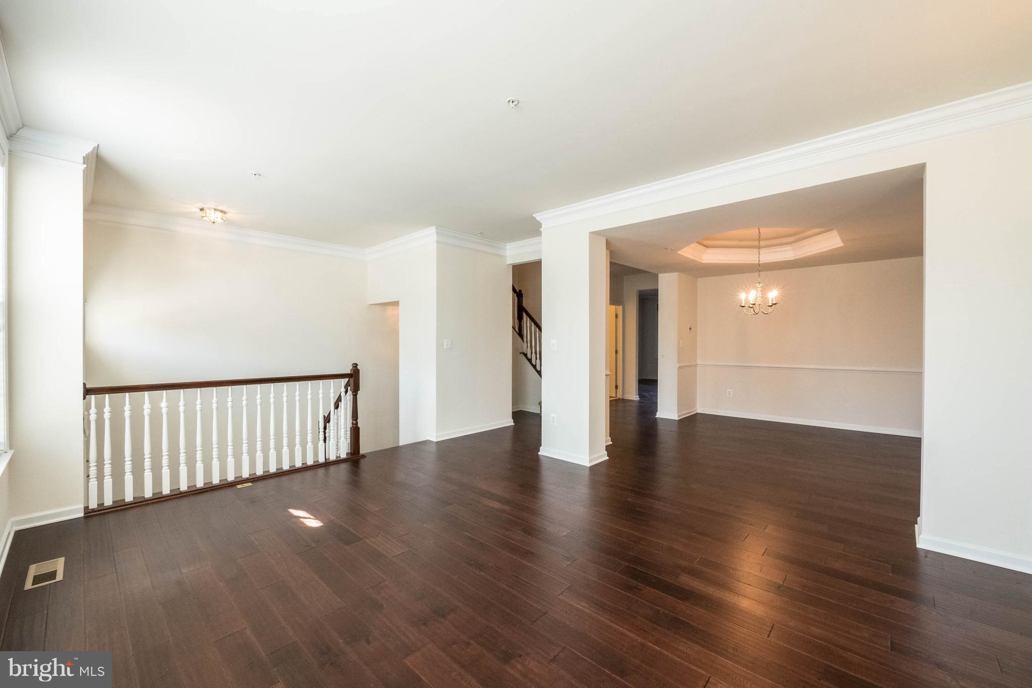 4019 Ranch Road Upper Marlboro, MD 20772 - Photo 4 of 30 Living Room