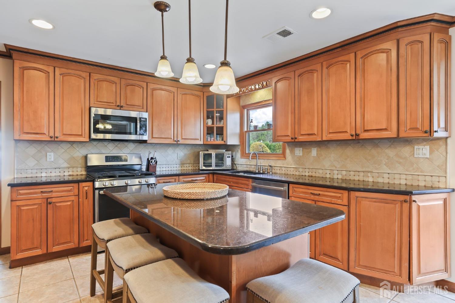 56 Ivanhoe Drive Manalapan, NJ 07726 - Photo 17 of 73 Gallery Image 17
