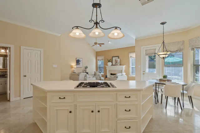 $445,000 | 13 Stonegate Park Court, Spring, TX 77379