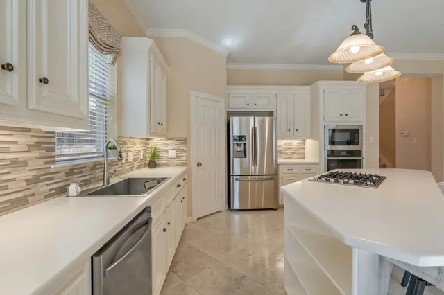 $445,000 | 13 Stonegate Park Court, Spring, TX 77379