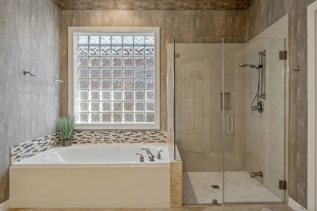 $445,000 | 13 Stonegate Park Court, Spring, TX 77379