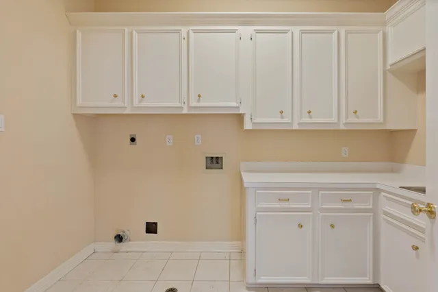 $445,000 | 13 Stonegate Park Court, Spring, TX 77379