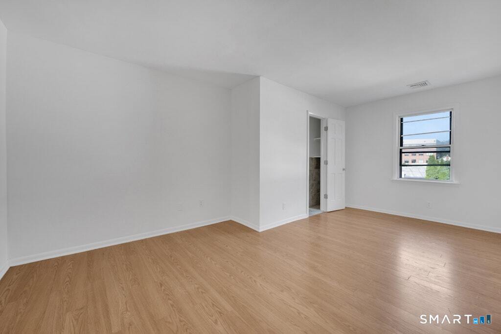 2743 Boston Post Road Darien, CT 06820 - Photo 19 of 27 Gallery Image 19