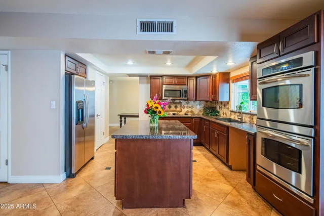 $595,000 | 16002 North 33rd Avenue, Phoenix, AZ 85053