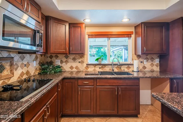 $595,000 | 16002 North 33rd Avenue, Phoenix, AZ 85053