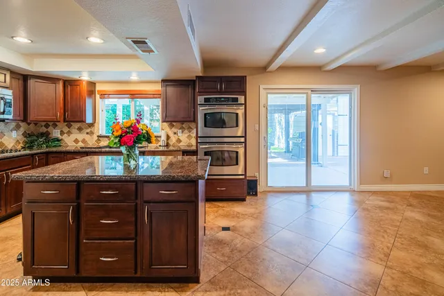 $595,000 | 16002 North 33rd Avenue, Phoenix, AZ 85053