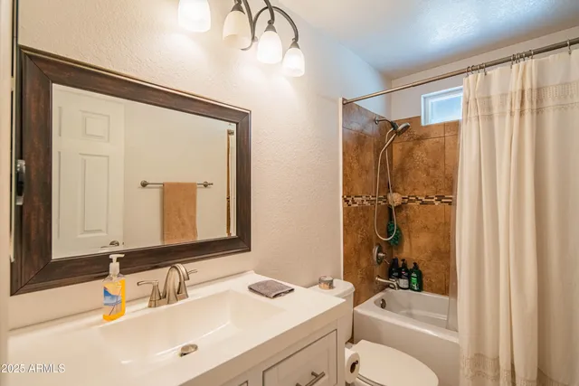 $595,000 | 16002 North 33rd Avenue, Phoenix, AZ 85053