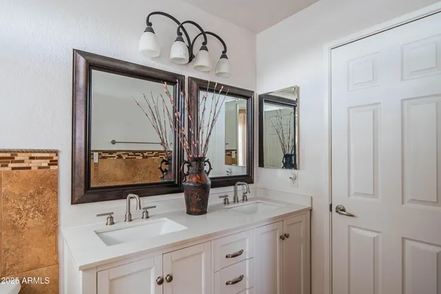 $595,000 | 16002 North 33rd Avenue, Phoenix, AZ 85053