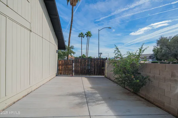 $559,000 | 16002 North 33rd Avenue, Phoenix, AZ 85053