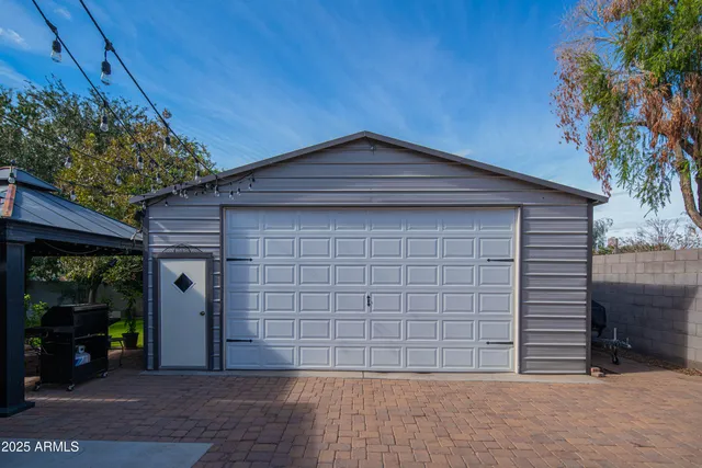 $595,000 | 16002 North 33rd Avenue, Phoenix, AZ 85053