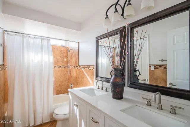 $595,000 | 16002 North 33rd Avenue, Phoenix, AZ 85053