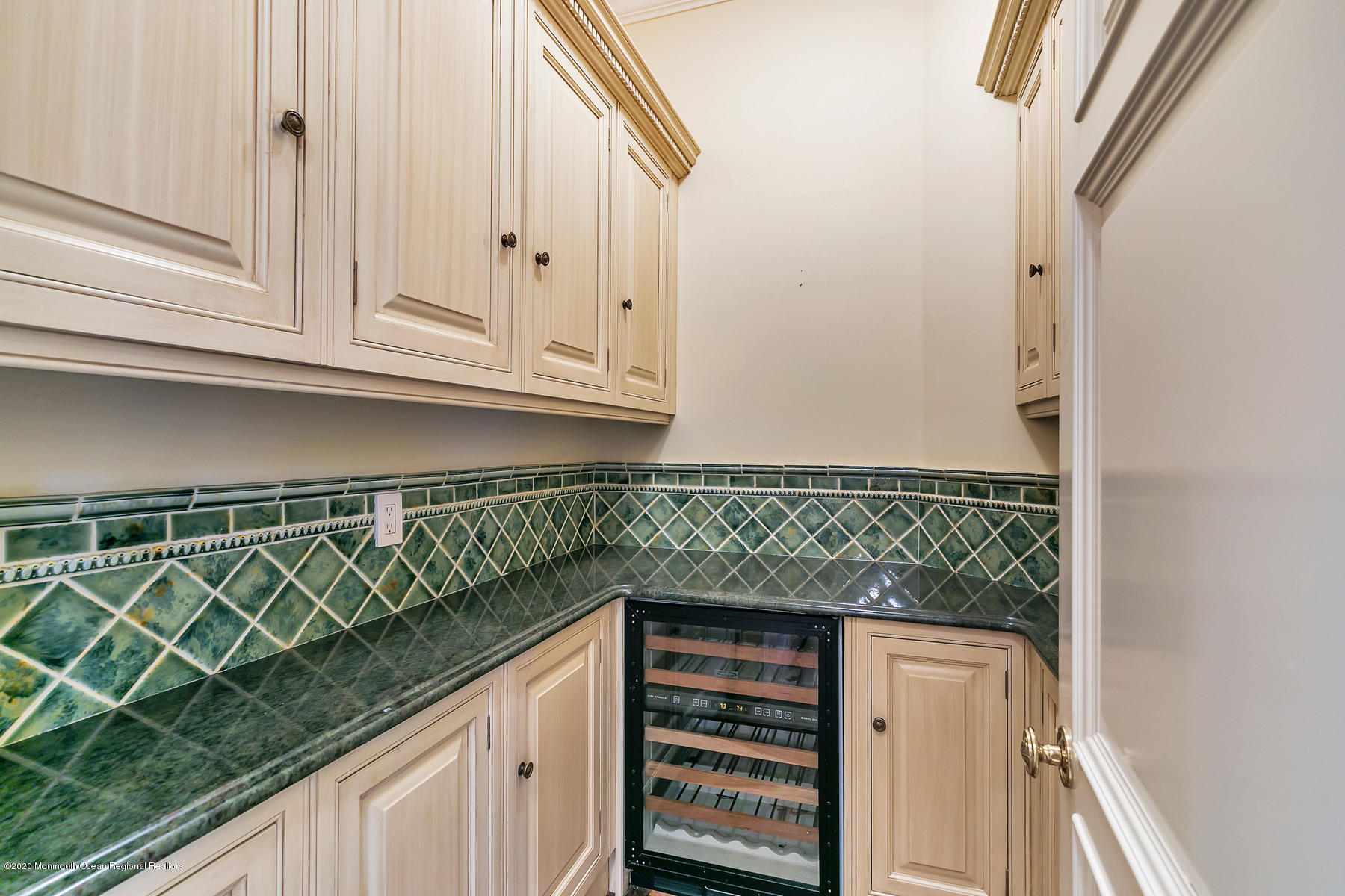 10 Belknap Lane Rumson, NJ 07760 - Photo 17 of 91 Butler's Pantry