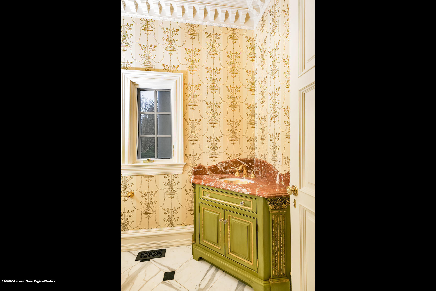 10 Belknap Lane Rumson, NJ 07760 - Photo 36 of 91 1st Floor Full Bath