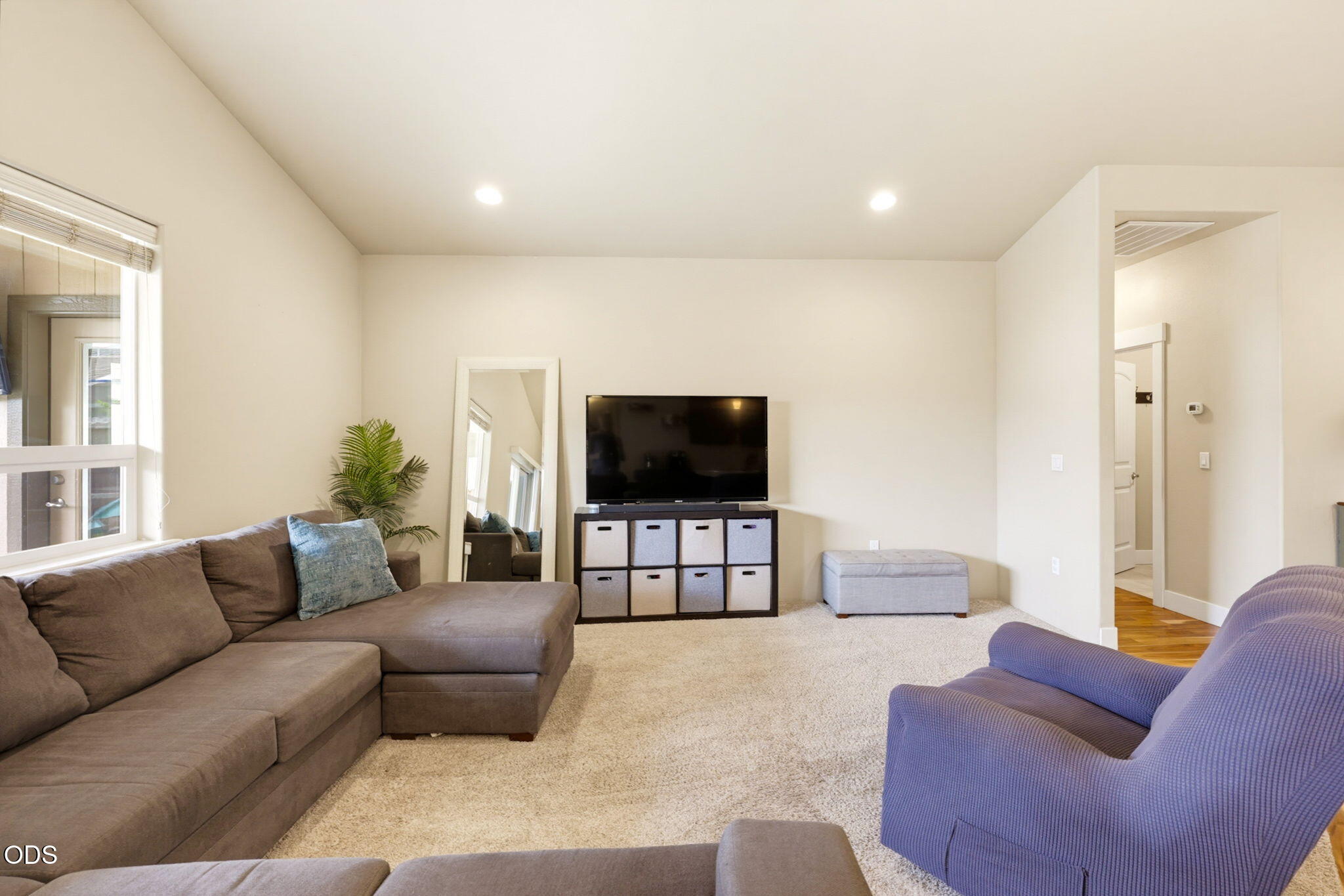1051 Compton Way Medford, OR 97501 - Photo 11 of 29