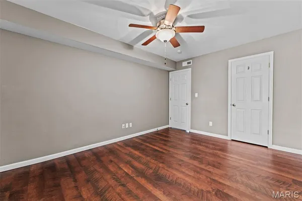 $1,350 | 1943 Greenpoint Drive, Unit 301, Kirkwood, MO 63122