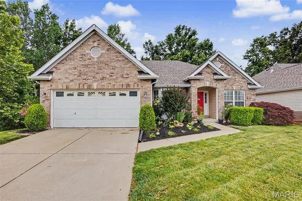 $435,000 | 185 Roxbury Drive, O'Fallon, MO 63366