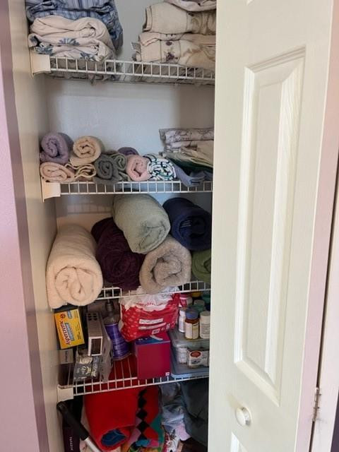 9569 West McNab Road, Unit 9569 Tamarac, FL 33321 - Photo 24 of 39 Linen closet