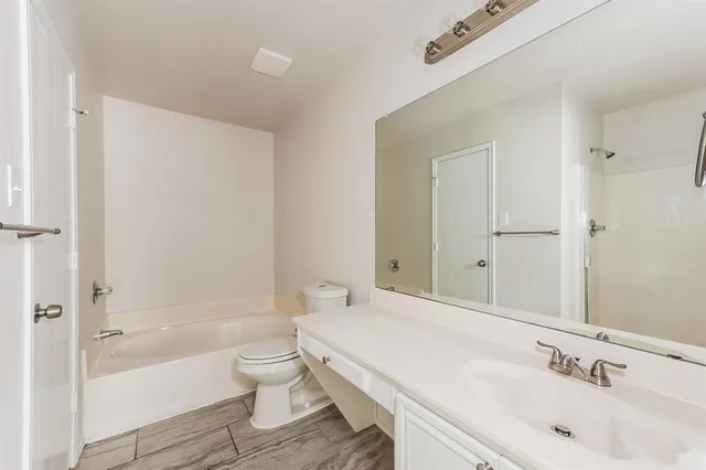 $2,245 | 204 Meadowbrooke Drive, Cedar Hill, TX 75104