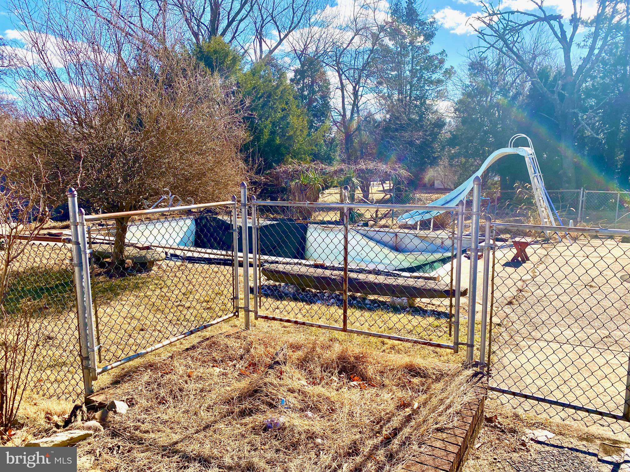 948 Farley Road Bensalem, PA 19020 - Photo 20 of 21 Inground Pool