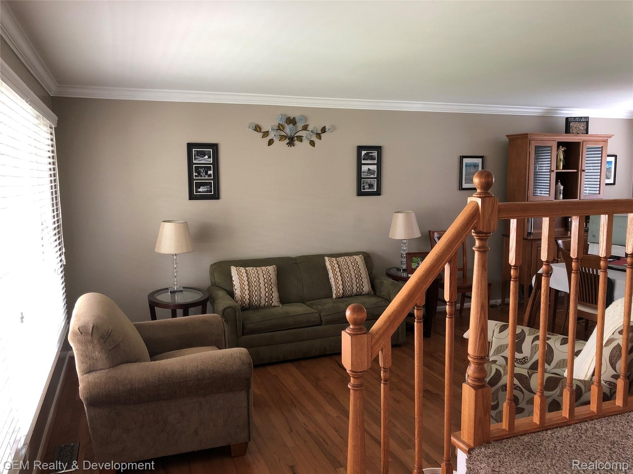18810 Gill Road Livonia, MI 48152 - Photo 6 of 43 IMG_5315.jpeg