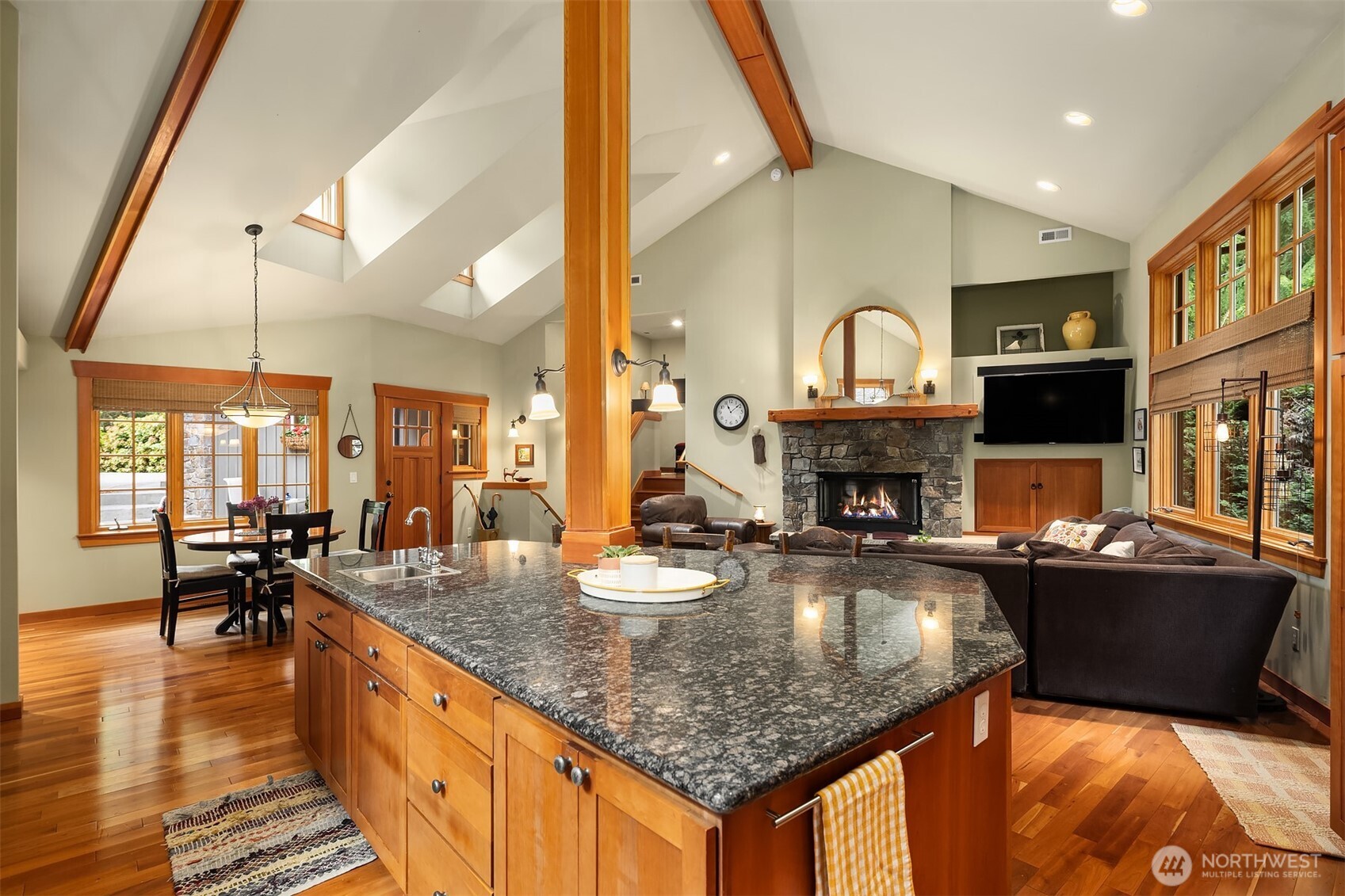 10517 Robbers Roost Road Edmonds, WA 98020 - Photo 12 of 39 Gallery Image 12