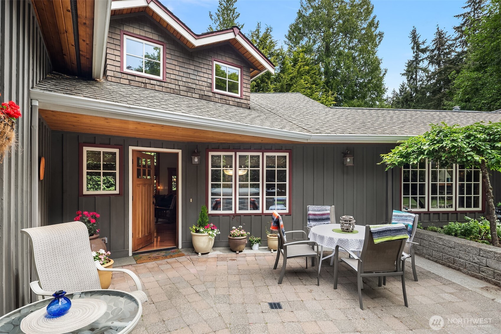 10517 Robbers Roost Road Edmonds, WA 98020 - Photo 3 of 39 Gallery Image 3