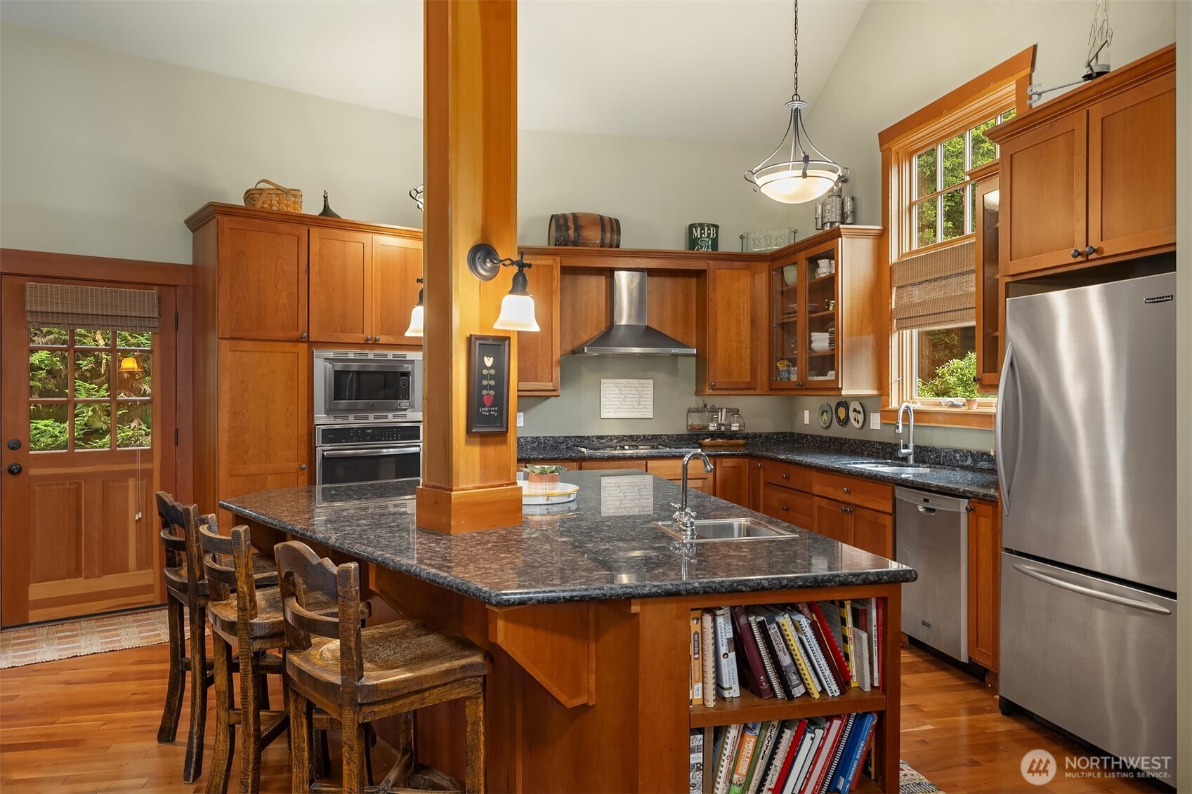 10517 Robbers Roost Road Edmonds, WA 98020 - Photo 8 of 39 Gallery Image 8