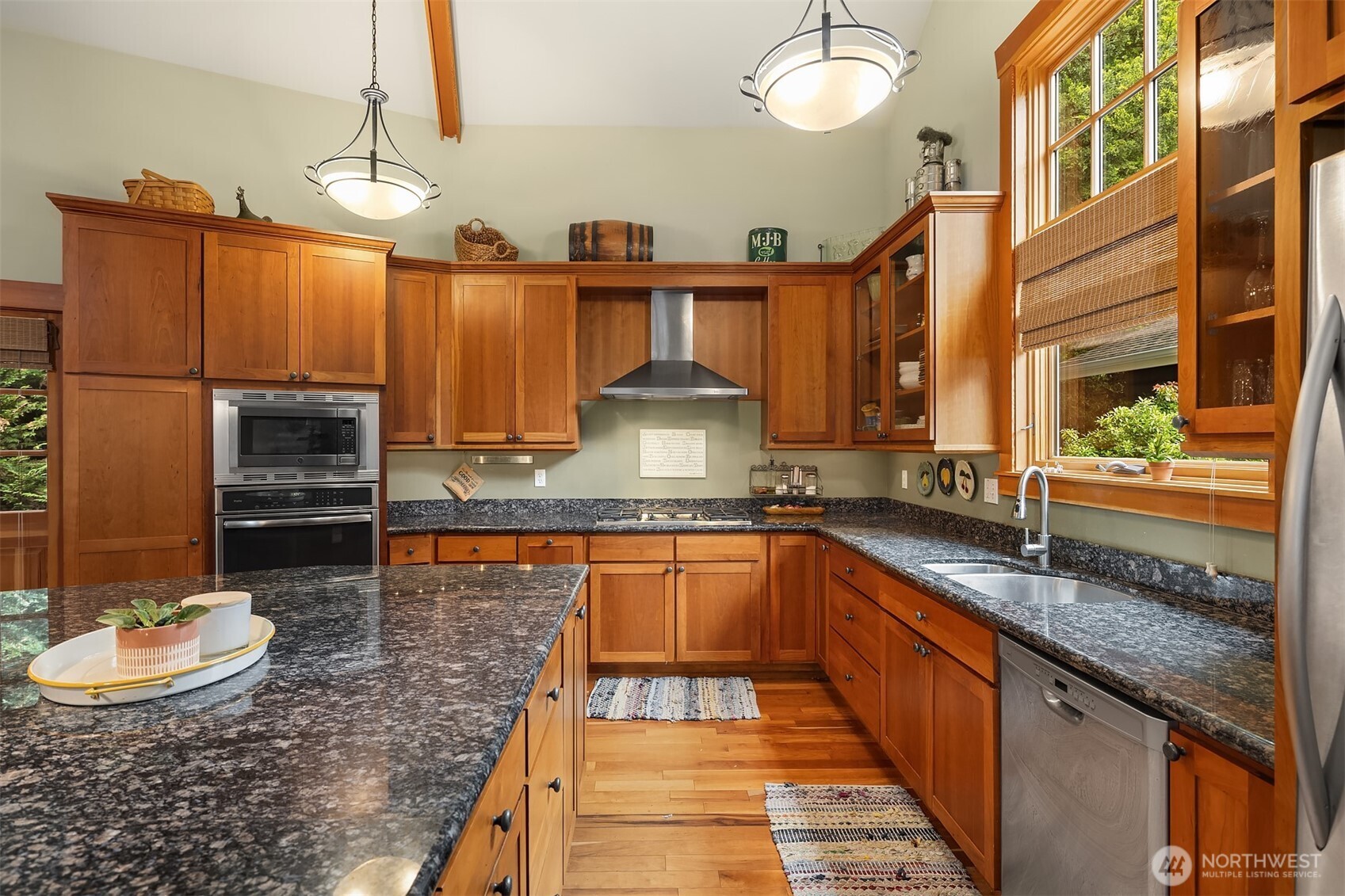 10517 Robbers Roost Road Edmonds, WA 98020 - Photo 9 of 39 Gallery Image 9