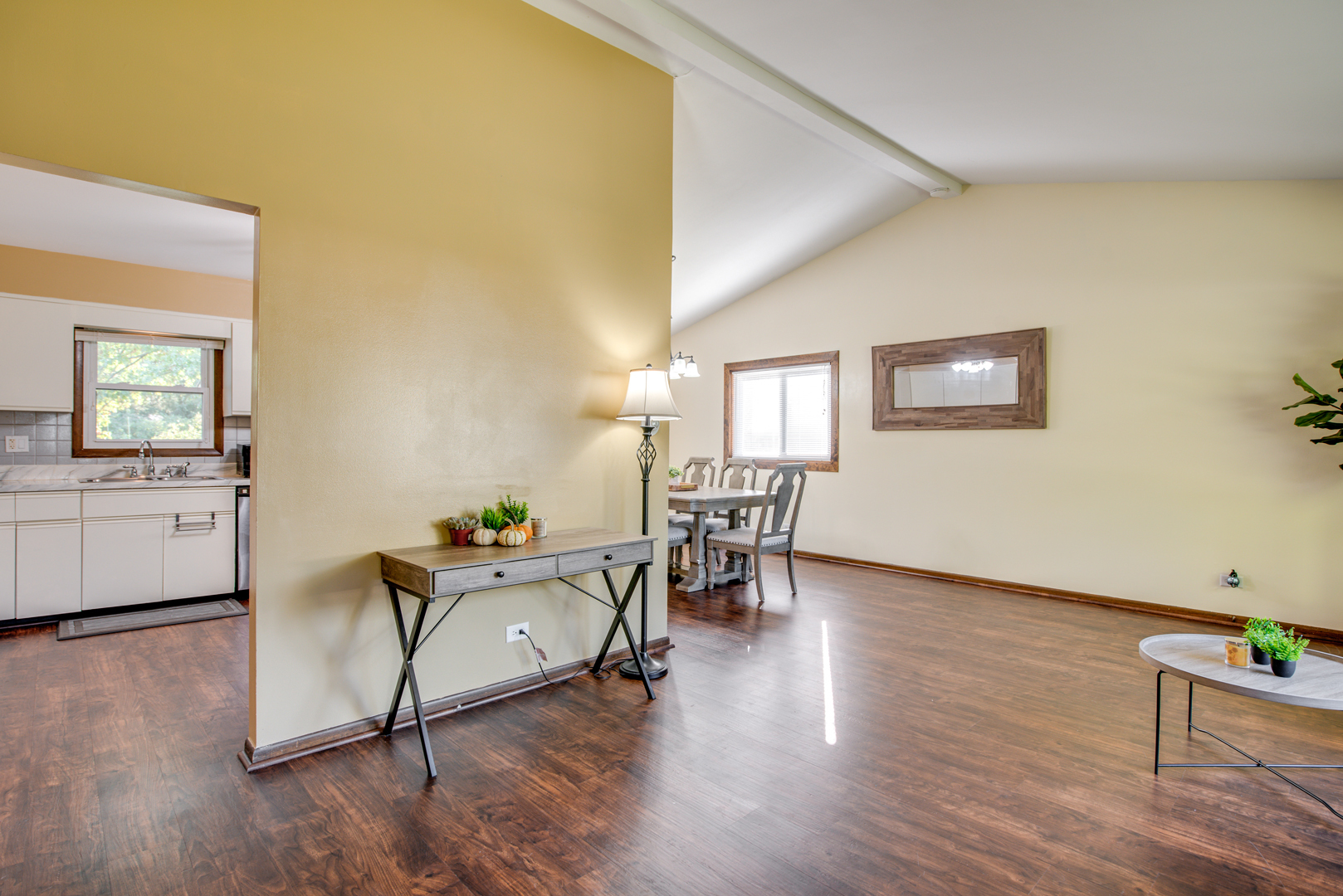 29-w085 Wagner Road Naperville, IL 60564 - Photo 3 of 18 a living room with furniture and a window