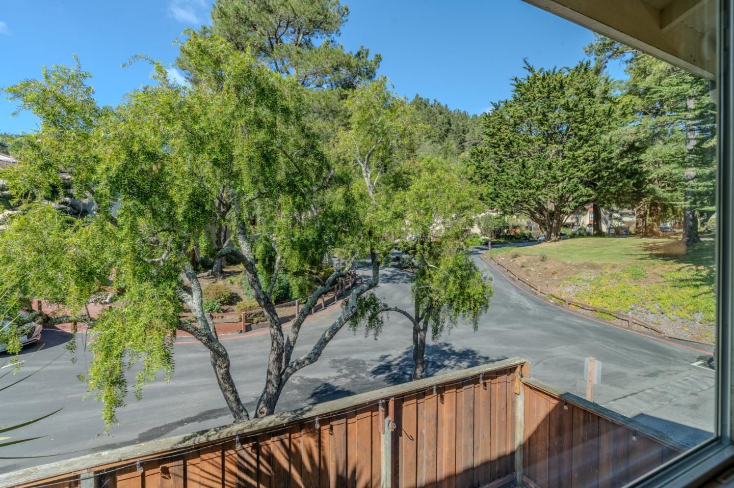 1039 Oddstad Boulevard Pacifica, CA 94044 - Photo 25 of 35 a view of a garden from a balcony