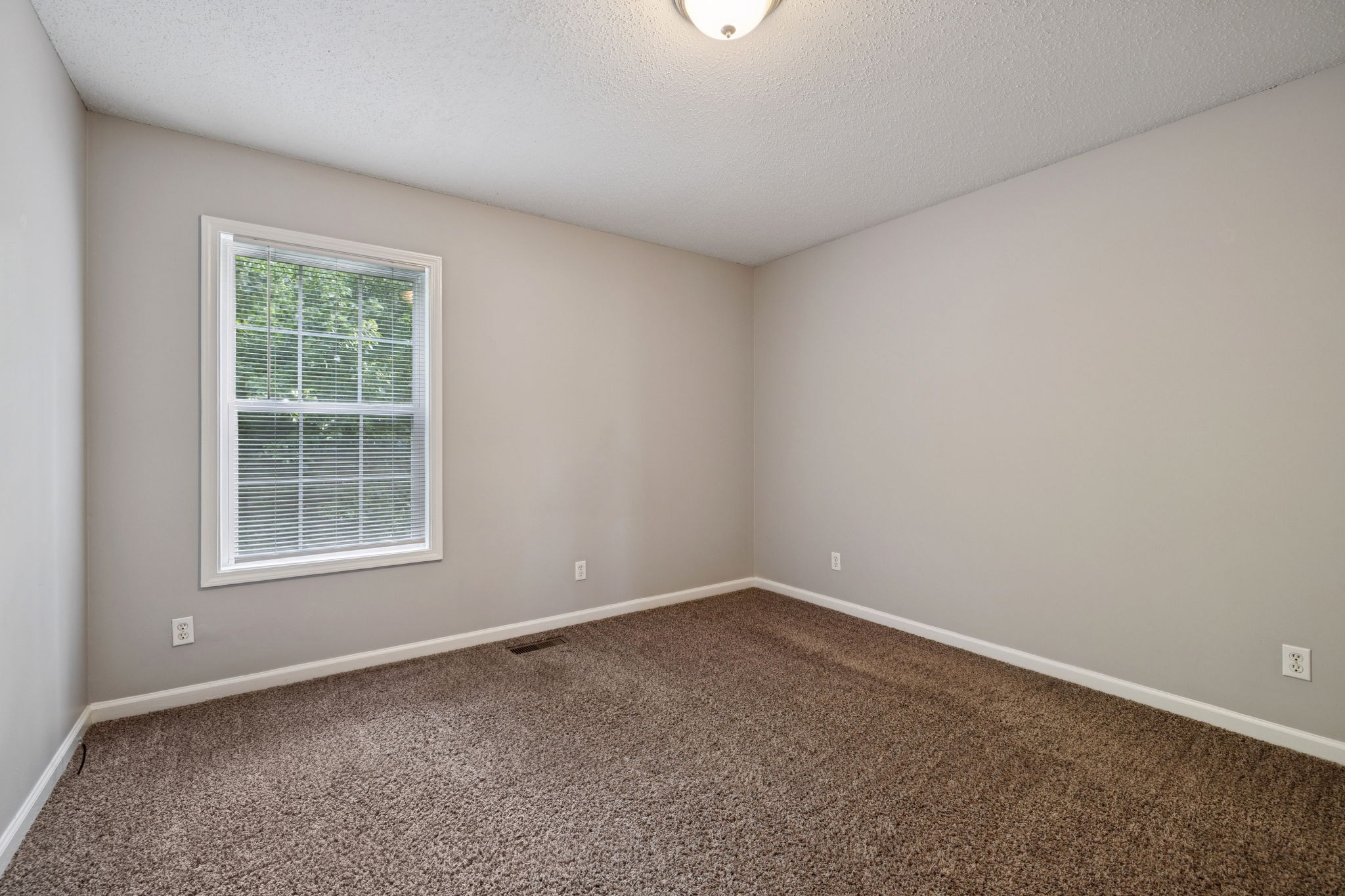 560 Grays Chapel Road Cunningham, TN 37052 - Photo 18 of 25 Gallery Image 18