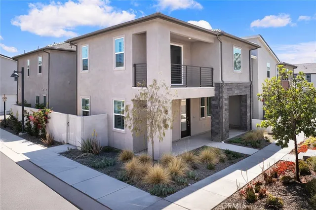 $6,500 | 208 Zawn, Irvine, CA 92618