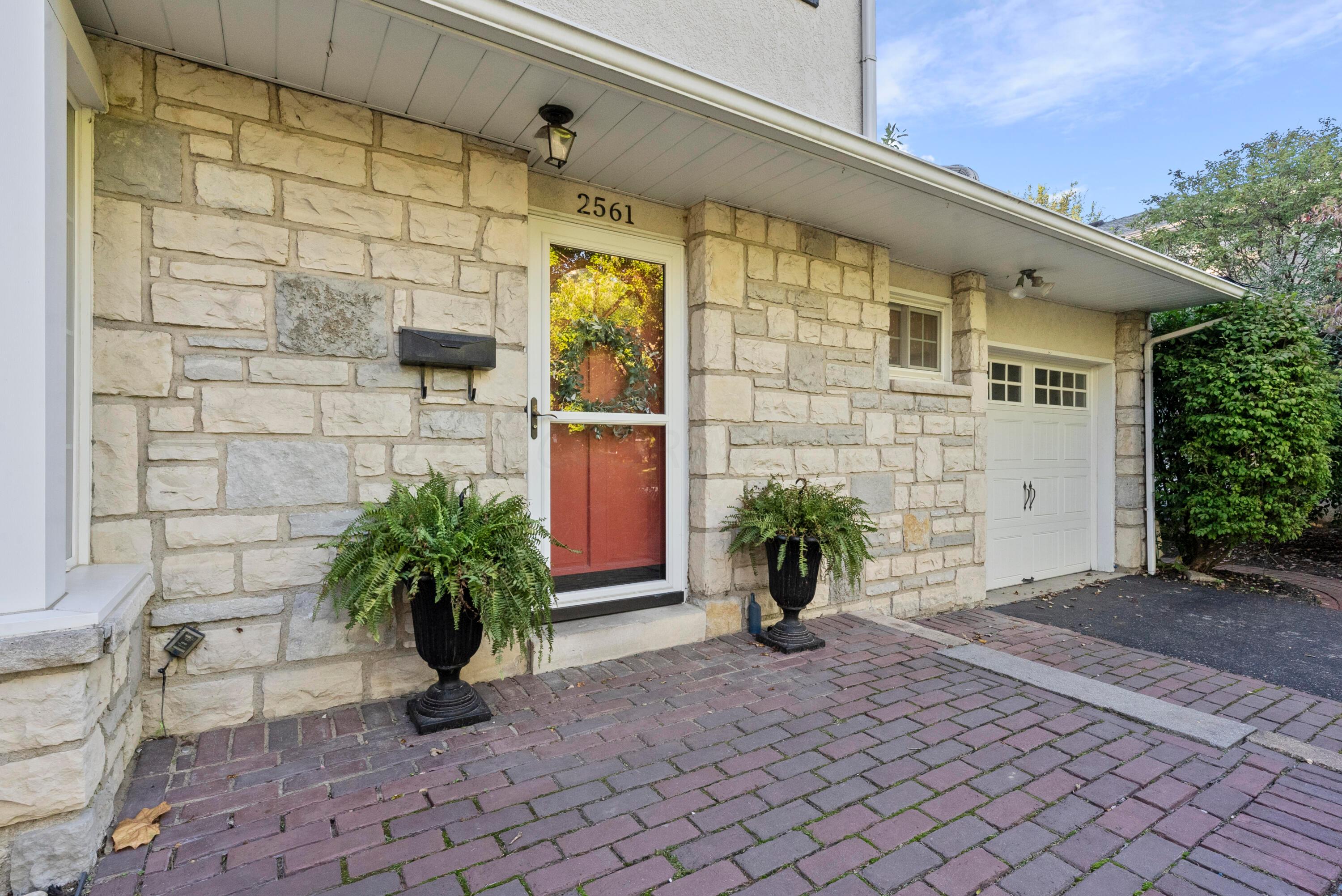 2561 Chester Road Upper Arlington, OH 43221 - Photo 2 of 38 Front Door