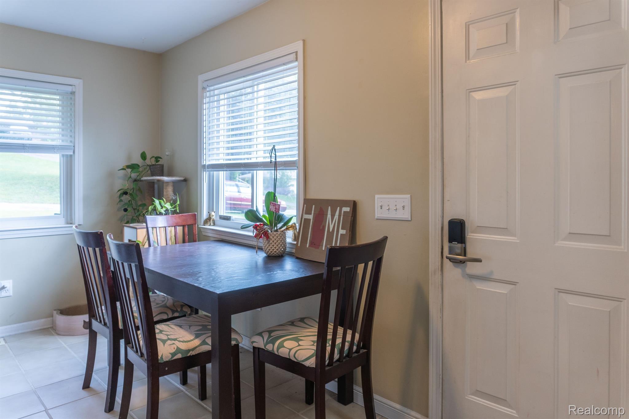 4080 England Beach Road White Lake, MI 48383 - Photo 12 of 59 Gallery Image 12