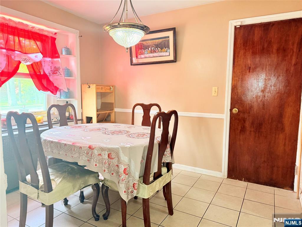 691 River Road Teaneck, NJ 07666 - Photo 3 of 11
