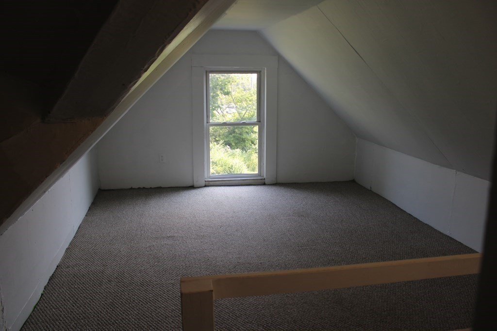 118 Eastern Avenue Gloucester, MA 01930 - Photo 21 of 40 a view of room and window
