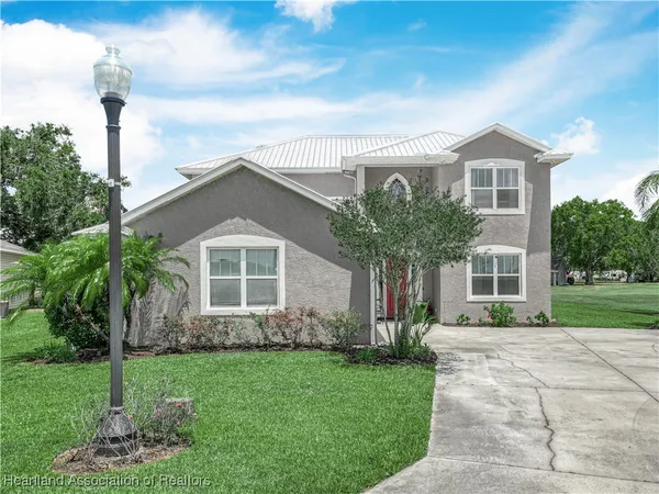 $440,000 | 2910 Fairway Lane, Bowling Green, FL 33834