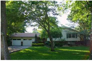 14 Nottingham Road Manalapan, NJ 07726 - Photo 1 of 3 Primary Photo