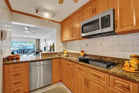 $229,900 | 455 Paradise Isle Boulevard, Unit 104, Hallandale Beach, FL 33009