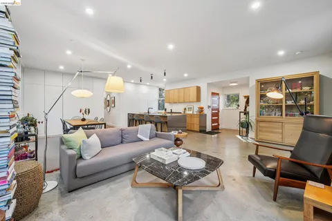 $1,795,000 | 8210 Skyline Boulevard, Oakland, CA 94611